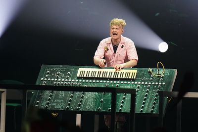 Eurovision grand final rehearsal restarted after curtain fails to open