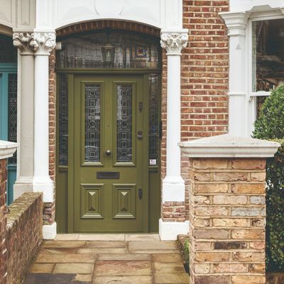 These are the 3 front door colours experts say are going out of style in 2026 – and the ones taking their place