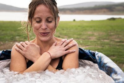 Having an ice bath could help you lose weight quicker, says new study