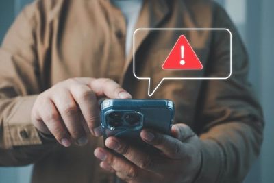 Child-Support Text Scams Are Draining Fathers’ Accounts — Police Warn About This New Fraud