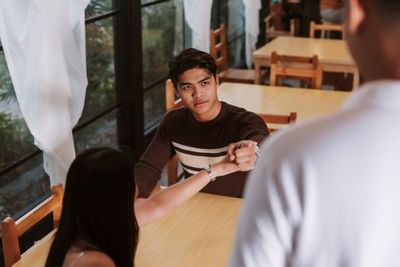 Dating in 2026: Women Say Being Rude to Waiters Is Their No. 1 Dating “Ick” — Are You Guilty?