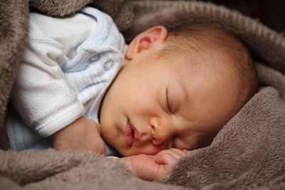 Baby Fever: When to Treat at Home and When to Call the Doctor