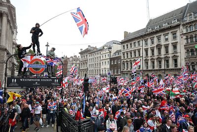 Rival London Protests Draw Thousands as Police Deploy Major Security Operation