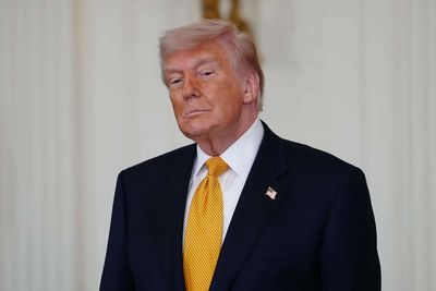 Trump returns from China with little progress on reopening Hormuz
