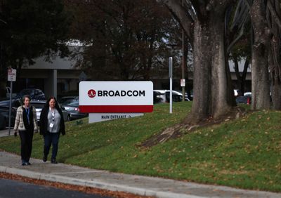 What Is Broadcom? The Unknown Company Building the AI Chips Powering Google, Anthropic, OpenAI and Meta
