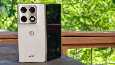 The Motorola Razr Fold cameras are so powerful, you could use it to spot Jack and Rose on the Titanic from New York
