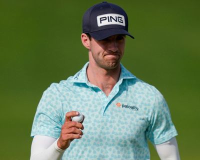Smalley takes two-shot lead into final round of US PGA Championship but big names lurk