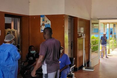 WHO issues key advice as Ebola death toll nears triple figures