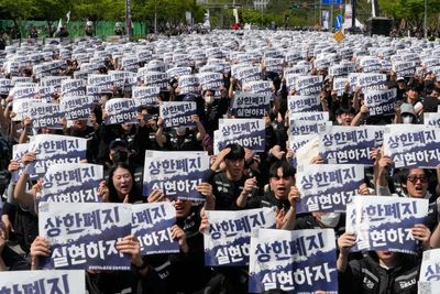 South Korea says it will pursue all options to avoid Samsung strike