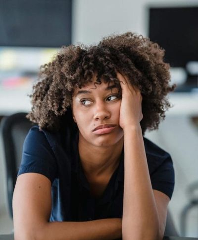 7 Green Flags That Women Quickly Dismiss Because They Find Them Boring