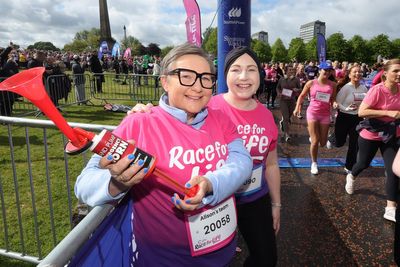 Friends who were diagnosed with cancer weeks apart launch charity run