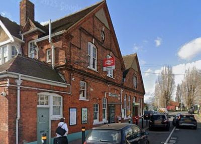 Knife fight shuts down south London station as three men arrested