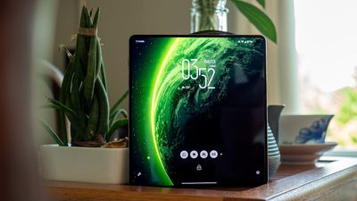 The Motorola Razr Fold's displays are better than Google's or Samsung's, and these unique settings are its ace in the hole