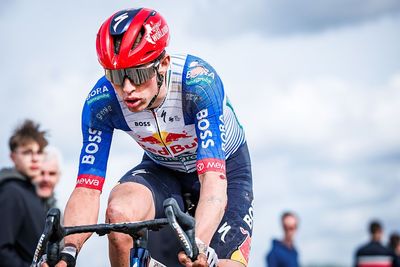 Rund um Köln: Laurence Pithie outwits Pinarello-Q36.5 pair to win from late break despite being outnumbered