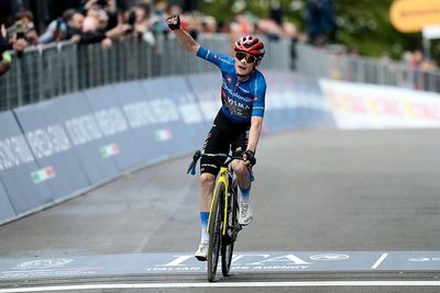 Jonas Vingegaard takes a second mountain top victory at stage 9 of the Giro d'Italia