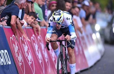 Boucles de l'Aulne: Jon Barrenetxea blasts past Clément Venturini on uphill finish in Châteaulin for victory