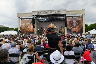'One Nation Under God': Thousands Gather on National Mall for 'Rededicate 250' Prayer Jubilee