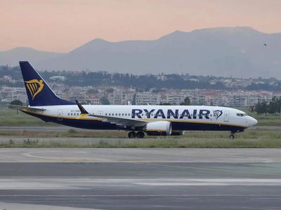 Ryanair sees peak summer fares flat as Iran uncertainty hits bookings
