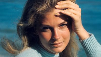 Not Solids, Not Stripes – Candice Bergen's Bold '70s Sofa Features The Timeless Print Resurging in 2026
