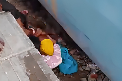 Indian 'Supermum' Shields Kids in Tight Platform Gap as Speeding Train Roars Over Them in Viral Bihar Video