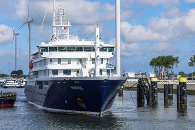 Cruise ship hit by Hantavirus outbreak arrives in Netherlands for disinfection as it wraps up troubled journey