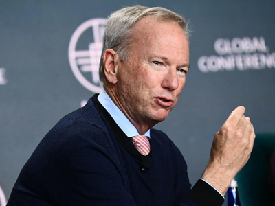'Let me make this point, please...': Former Google CEO Eric Schmidt booed by University of Arizona students. Here's what he said on AI