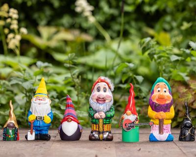 Celebrities call for permanent end to gnome ban at Chelsea flower show