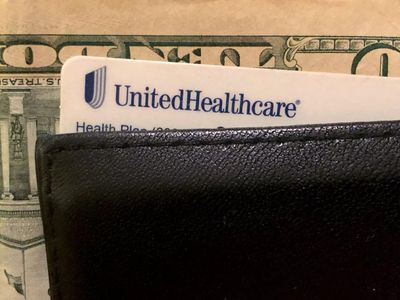 UnitedHealth falls after Berkshire sells stake in health insurer
