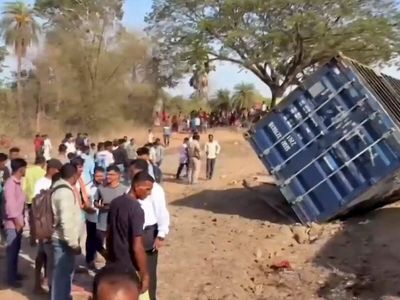 13 dead, 20 injured in Palghar tempo-trailer accident; CM Devendra Fadnavis announces compensation of Rs 5 lakh each