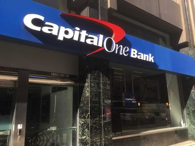 Capital One Stock: Analyst Estimates & Ratings