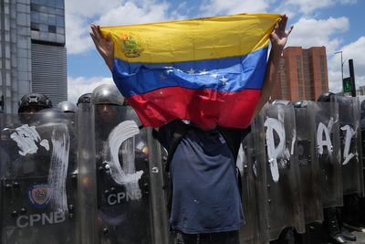 Students protest in Venezuela after deaths of political prisoner and his mother