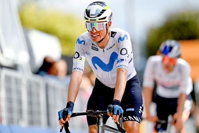 Enric Mas has been wearing women's kit at the Giro d'Italia –What's really going on here?