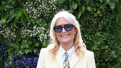 Forget floral dresses, Gaby Roslin just wore the chicest butter yellow suit and patterned tie to the RHS Chelsea Flower Show