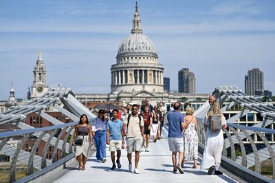 London weather: FIVE-DAY heatwave to start on Friday says Met Office with temperature set to hit 30C