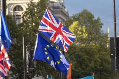UK won’t have ‘tailor-made’ deal to rejoin EU, former officials warn as Labour reopens Brexit debate