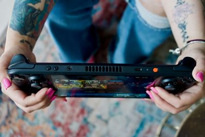 Steam Deck OLED vs Legion Go S: Which Handheld Gaming Device Is Right for You?