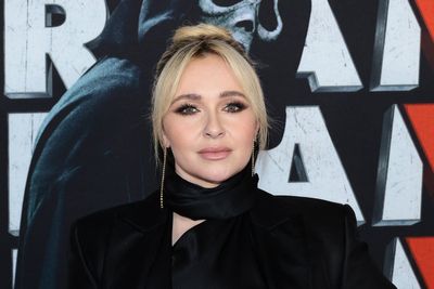 Hayden Panettiere says Oscar-winning actor exposed himself to her at a party