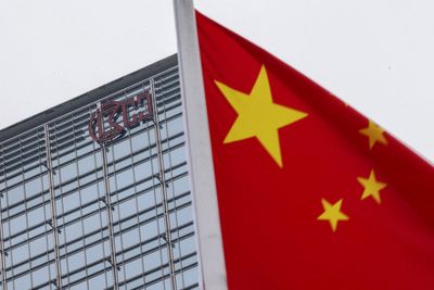 Table tennis fans furious after double Chinese flag mishap