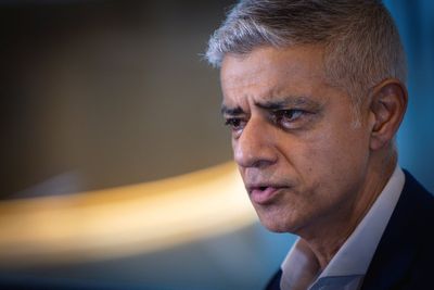 Sadiq Khan backs Starmer as he warns Labour rebels against leadership contest