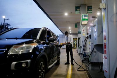 UK petrol prices hit new record high amid Iran oil crisis
