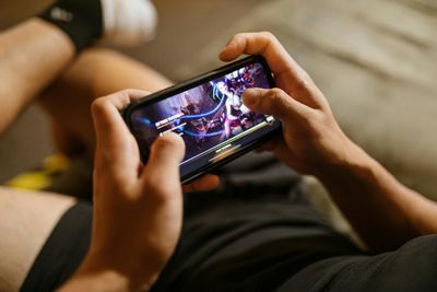 Best iPhone Offline Games for Traveling: Play Without Internet in 2026