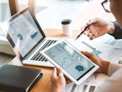 AI spooks IT valuations; Groww promoters cut stake