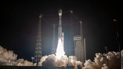 Joint ESA–China mission begins mapping Earth’s protective magnetic field