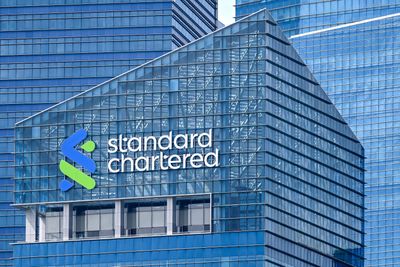 Standard Chartered to Cut 7,000 Back-Office Jobs by 2030: First Major Bank to Put AI on the Layoff Schedule