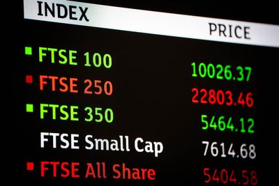 Stocks mixed amid fears of creaking jobs market