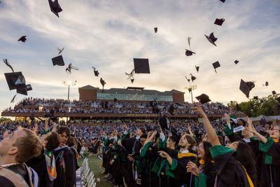 College graduates boo AI talks at commencements amid job market fears