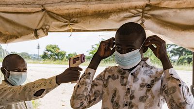 US tightens Ebola precautions as outbreak declared international emergency