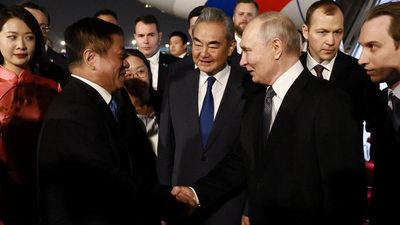Putin seeks to reinforce China ties after Trump-Xi summit