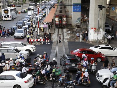 Collision freight train violated day ban, says minister