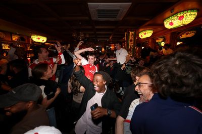 Arsenal fans celebrate first Premier League title in 22 years